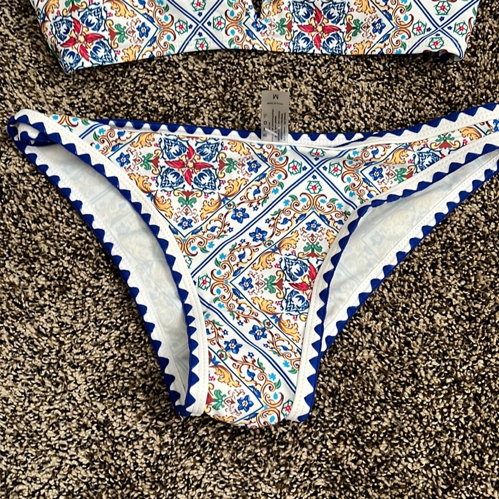 Amazon Bikinx Pattern European Suit, NWT - Picture 3 of 4